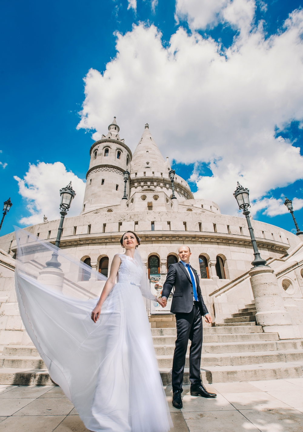 Свадьба за границей в Венгрии, на Будайской горе, в Рыбацком бастионе